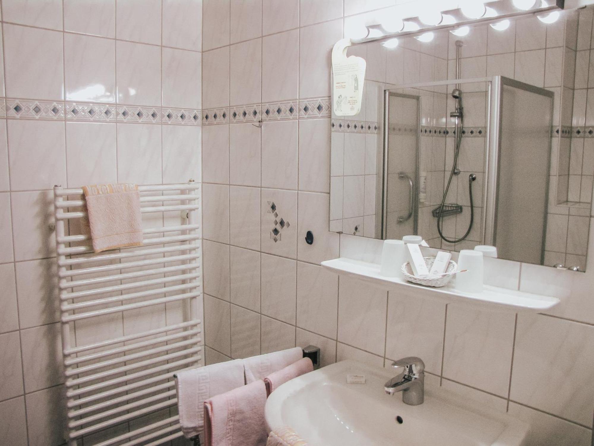 Hotel Harzer Am Kurpark バート・ヘレンアプ エクステリア 写真