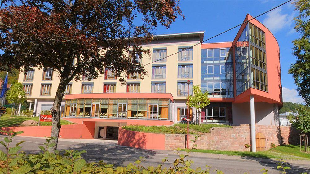 Hotel Harzer Am Kurpark バート・ヘレンアプ エクステリア 写真