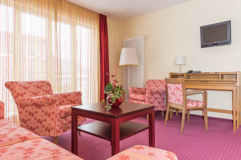 Hotel Harzer Am Kurpark バート・ヘレンアプ エクステリア 写真